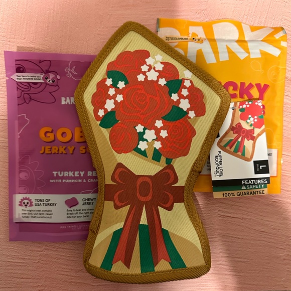 Brand new, Super chewer toy & 2 bags of dog treats - Picture 14 of 14